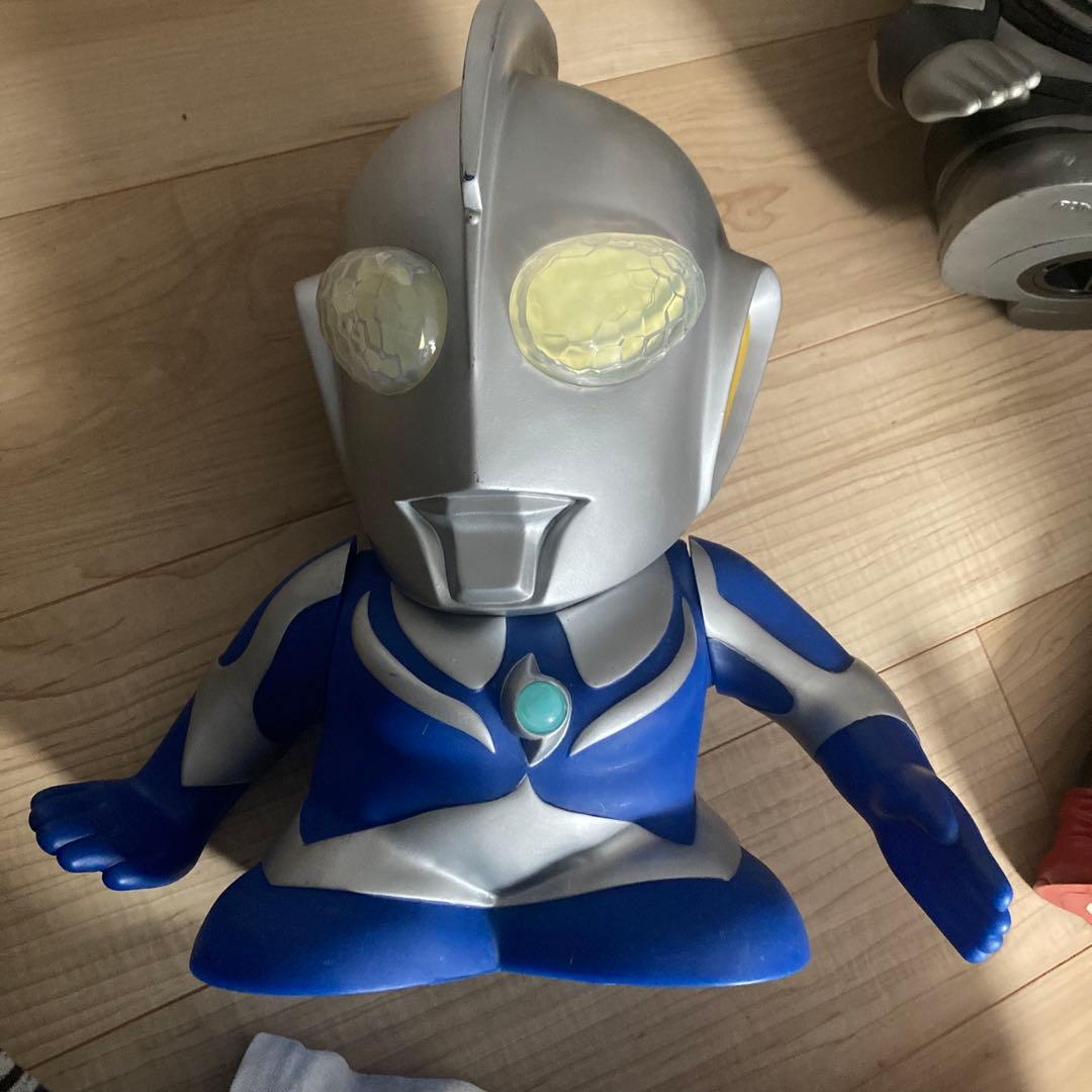 ウルトラマン フィギュア 貯金箱２体