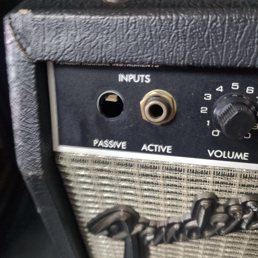 ベース Fender Japan Bassman 35X