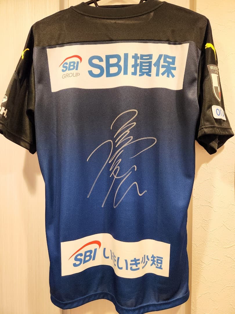 大分トリニータ　レプリカユニフォーム　2020年限定デザイン　サイン入り