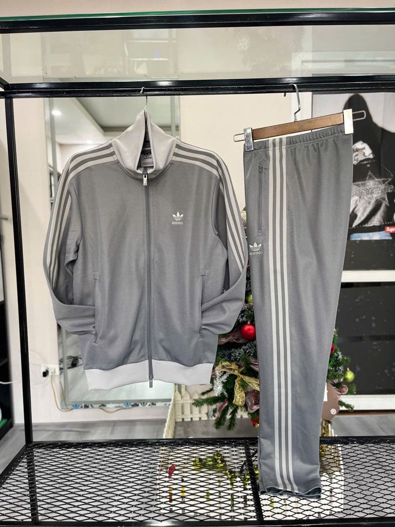 adidas グレー ジャージ上下セット