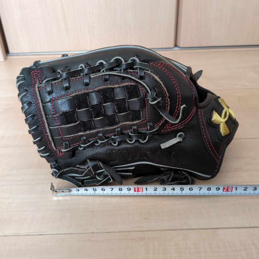 Under Armour 硬式用グローブ 　ジュニア用(左利き)