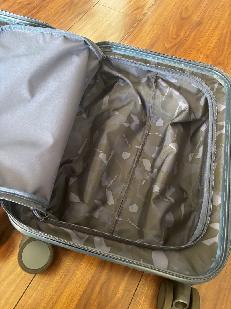 ピラ⭐︎イノベーターINV50 38L小型キャリーケース　スーツケース