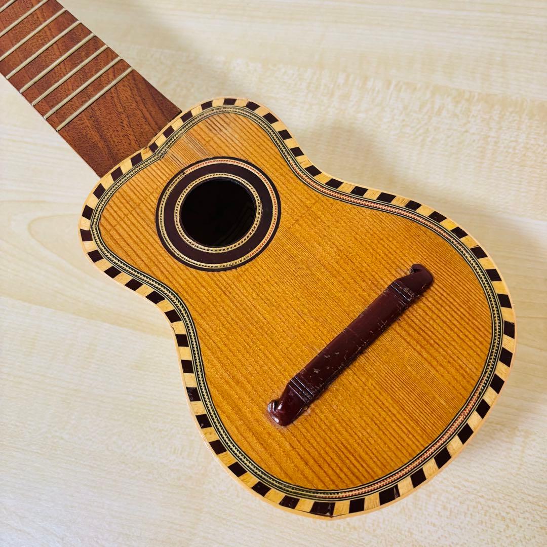 【希少品】チャランゴ 弦楽器 民族楽器　送料込み　※弦なし