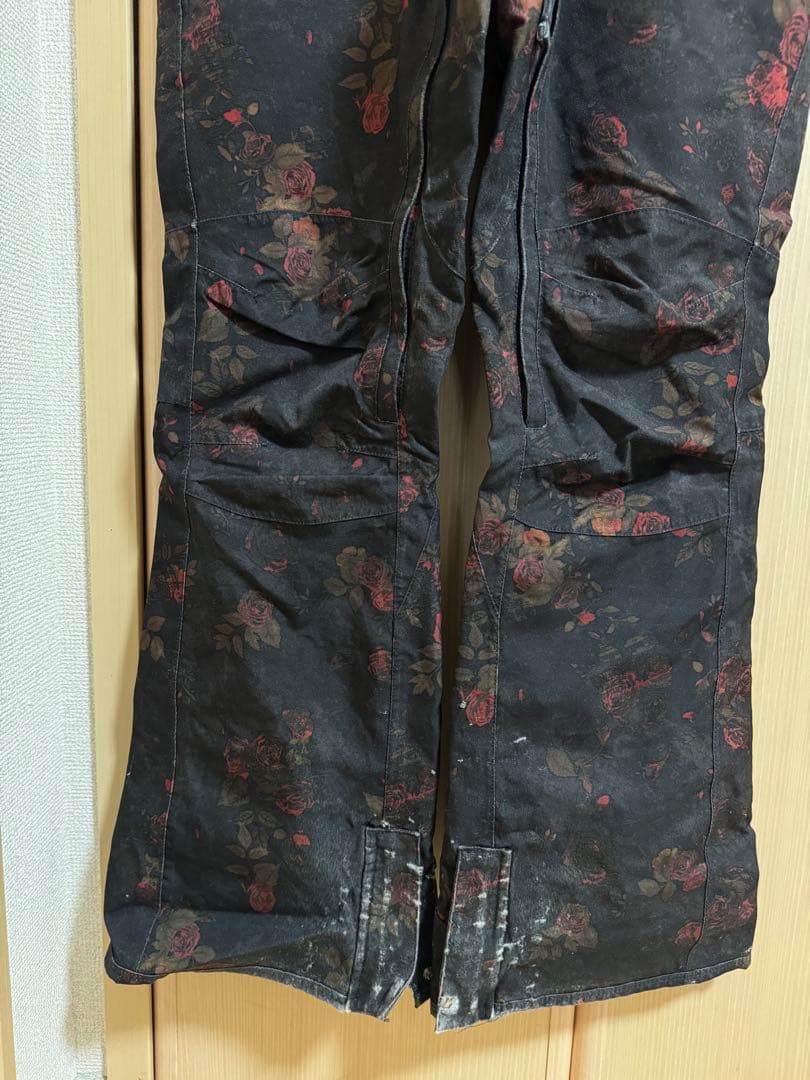 VOLCOM ボルコム スノーボードウェア パンツ ビブパン レディース 花柄