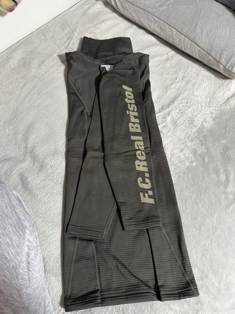 F.C.Real Bristol ハイネック長袖ウェア ダークグレー