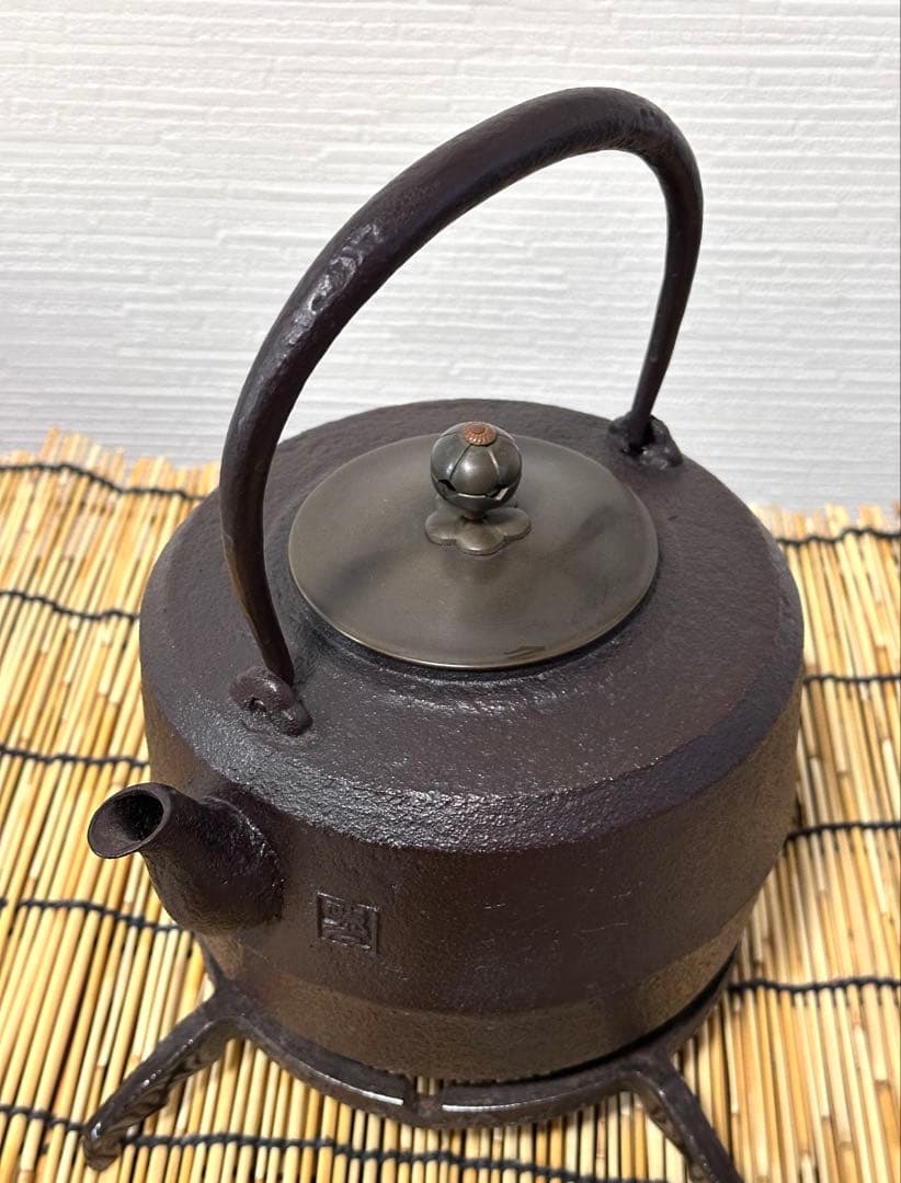 未使用、山形水沢 伝統工芸士 菊池 政光作 飾銅蓋 南部鉄瓶　南部鉄器　鉄瓶