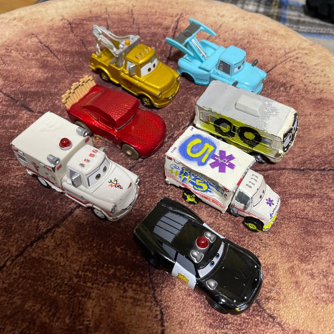 カーズ　マックィーン　メーター　アーヴィー　ドクターダメージ