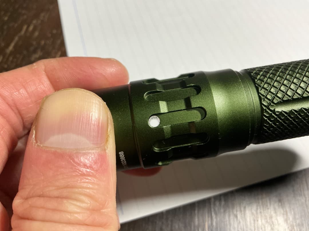 Weltool T2 TAC 1900ルーメン　タクティカルフラッシュライト