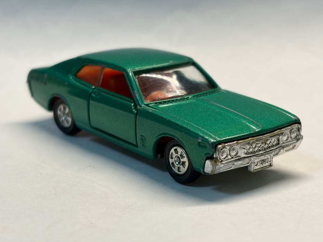 トミカ 黒箱 小田急特注 ニッサン ローレル 2000SGX 日本製 当時物