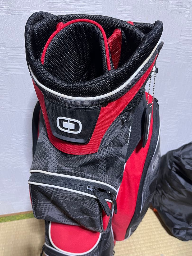 超美品！OGIO オジオ GIZA 9.5型 14分割　ゴルフ キャディバック