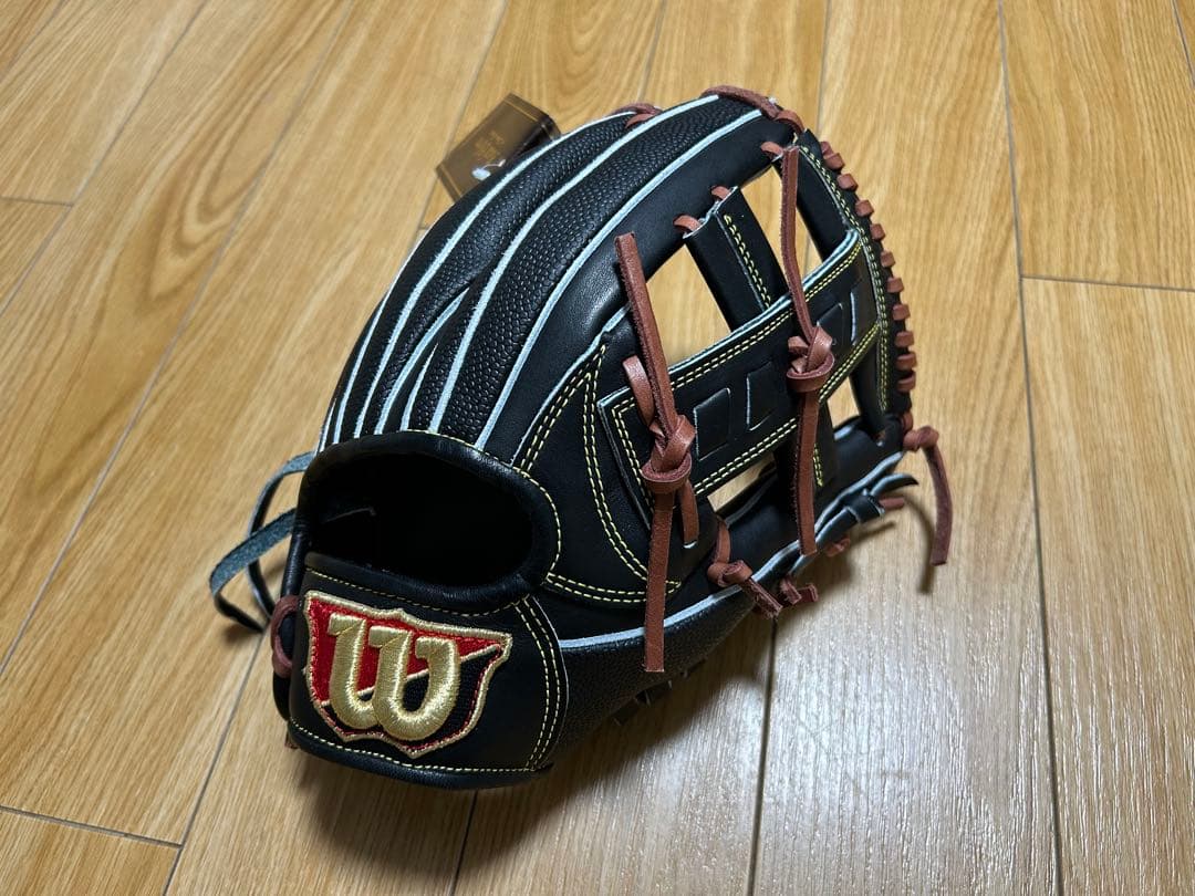 ウィルソン 野球グローブ 硬式・内野手用右投げ【定価　63800円】黒　ブラック
