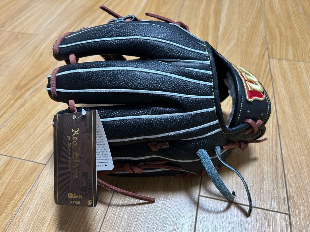 ウィルソン 野球グローブ 硬式・内野手用右投げ【定価　63800円】黒　ブラック