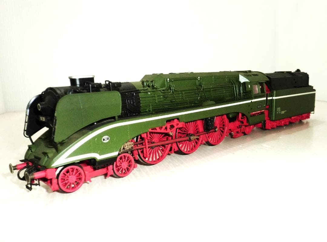 HOゲージROCO 東ドイツ国鉄 DR 高速試験用機関車 BR18 201号機