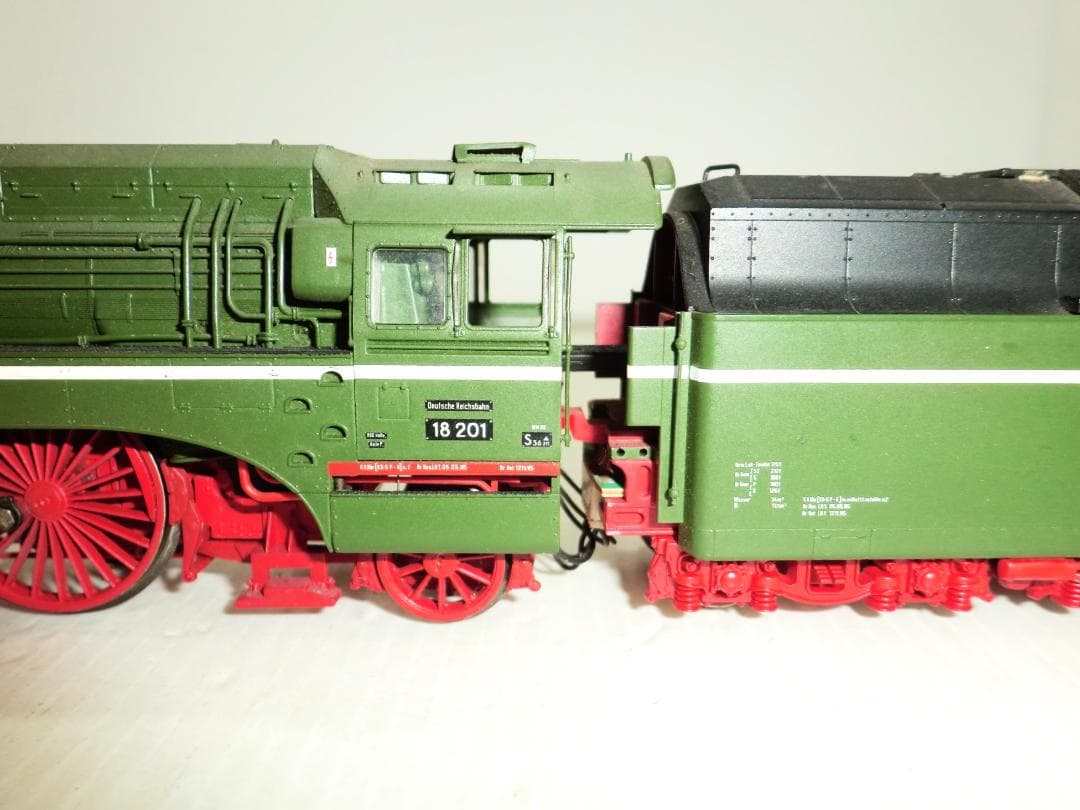 HOゲージROCO 東ドイツ国鉄 DR 高速試験用機関車 BR18 201号機