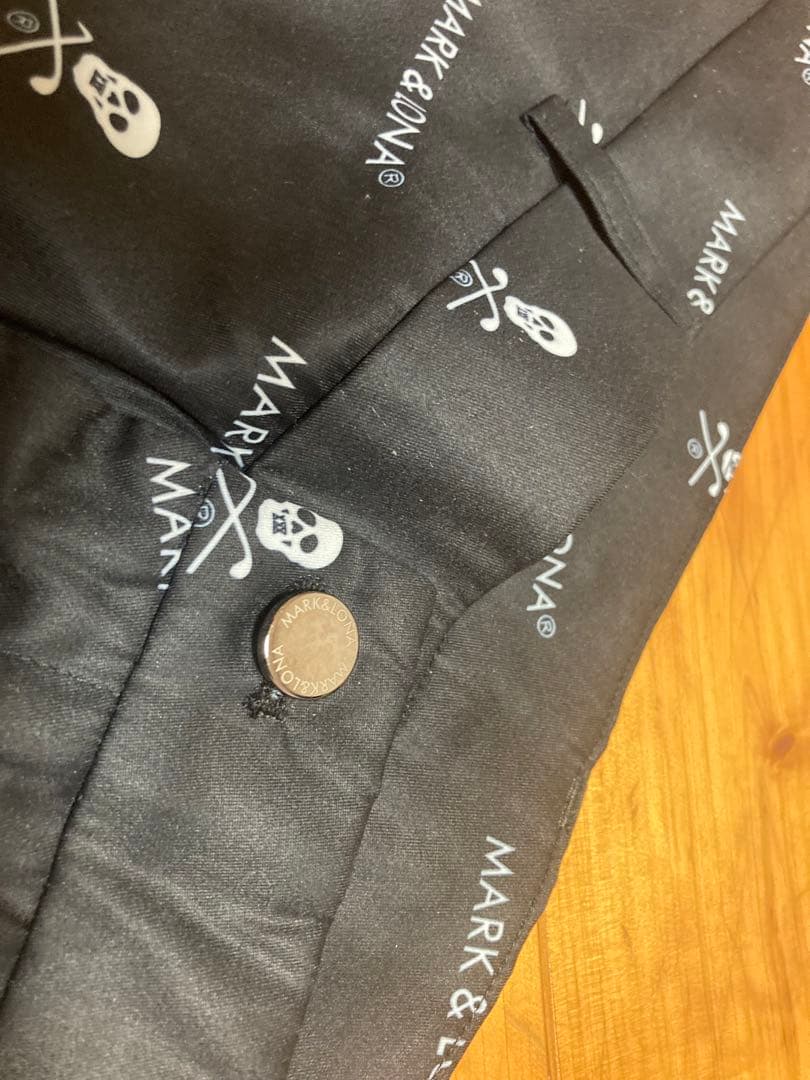 【新品未使用】MARK & LONA ブラックショートパンツ