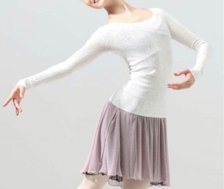 新品　チャコット　ノーソーイングニット　ローズレース長袖トップ　ジュニア