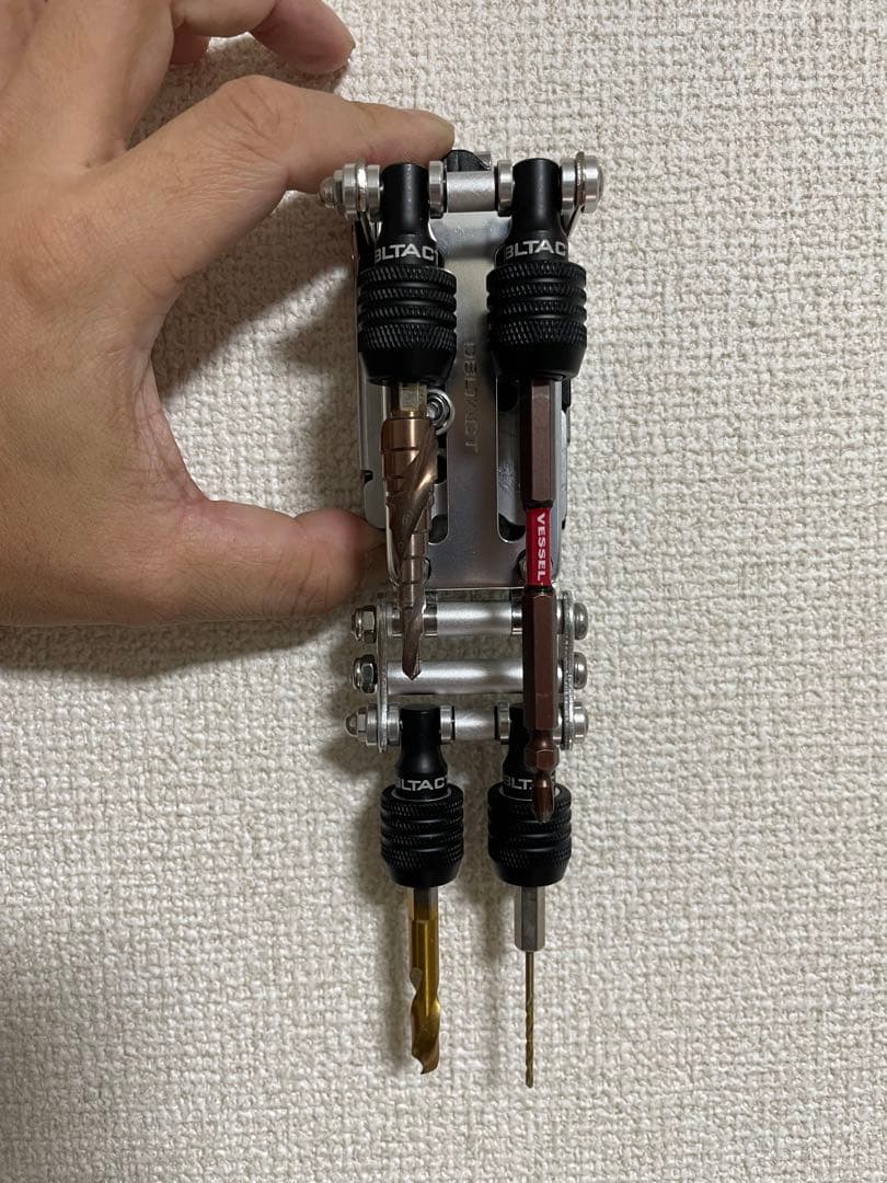 ダブルタクトプレート　ビットホルダー4P ニックス風チェーン・ゴールド×ブラック