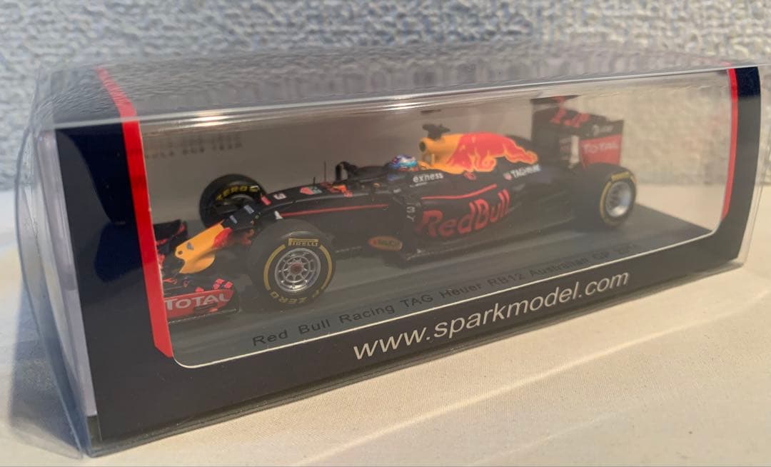 ミニカー 1/43 Red Bull Racing TAG Heuer RB12