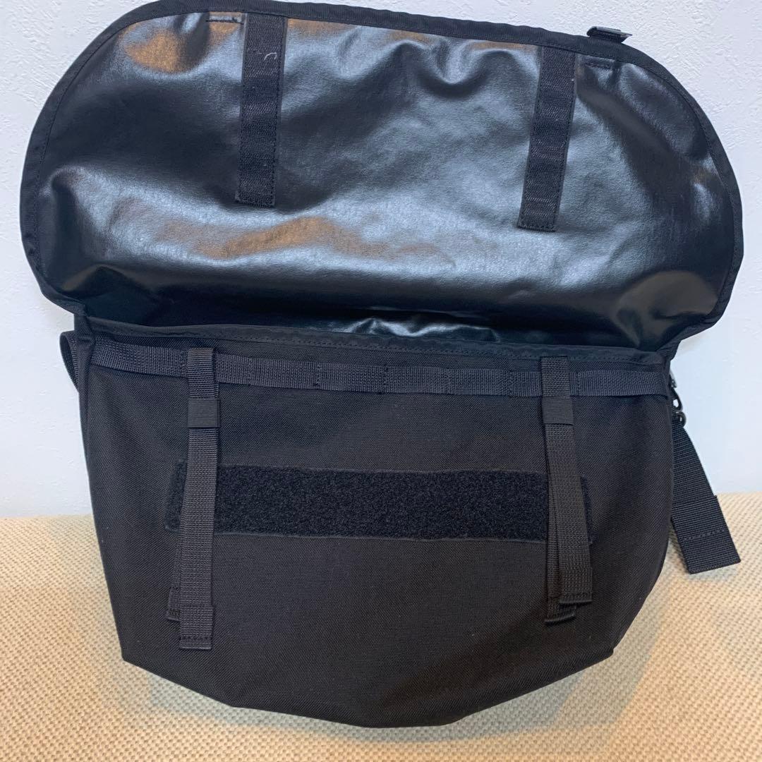 アクセサリー BLUE LUG the messenger bag half (black)