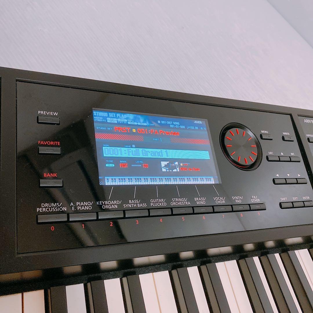 Roland FA-08 シンセサイザー