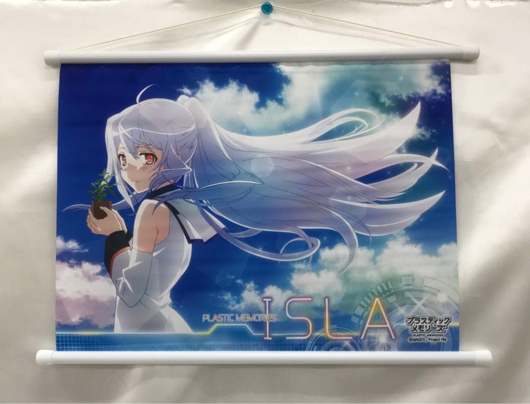 アイラ B3タペストリー 「プラスティック・メモリーズ」