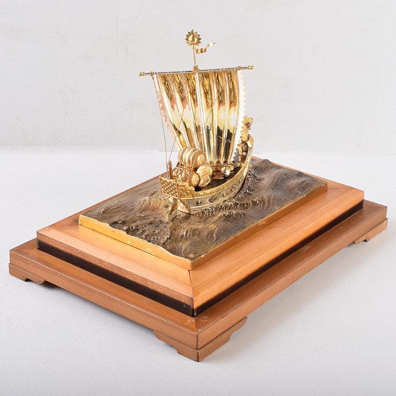 豊秀作　銀製　宝船　置物　ガラスケース　D　R9193B