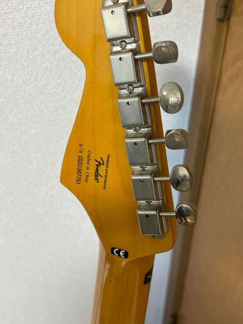 Squier by Fender ストラトタイプ エレキギター　中古