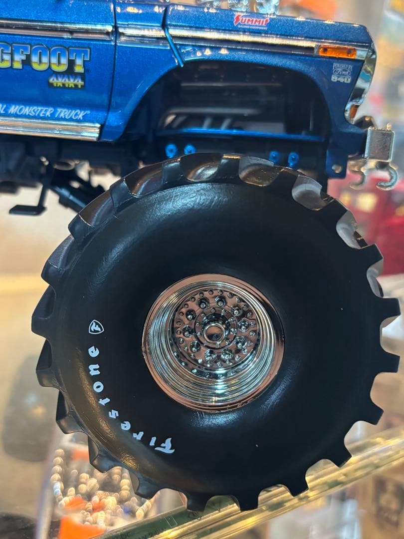 ビッグフット グリーンライト キングオブクランチ 1/18 ミニカー