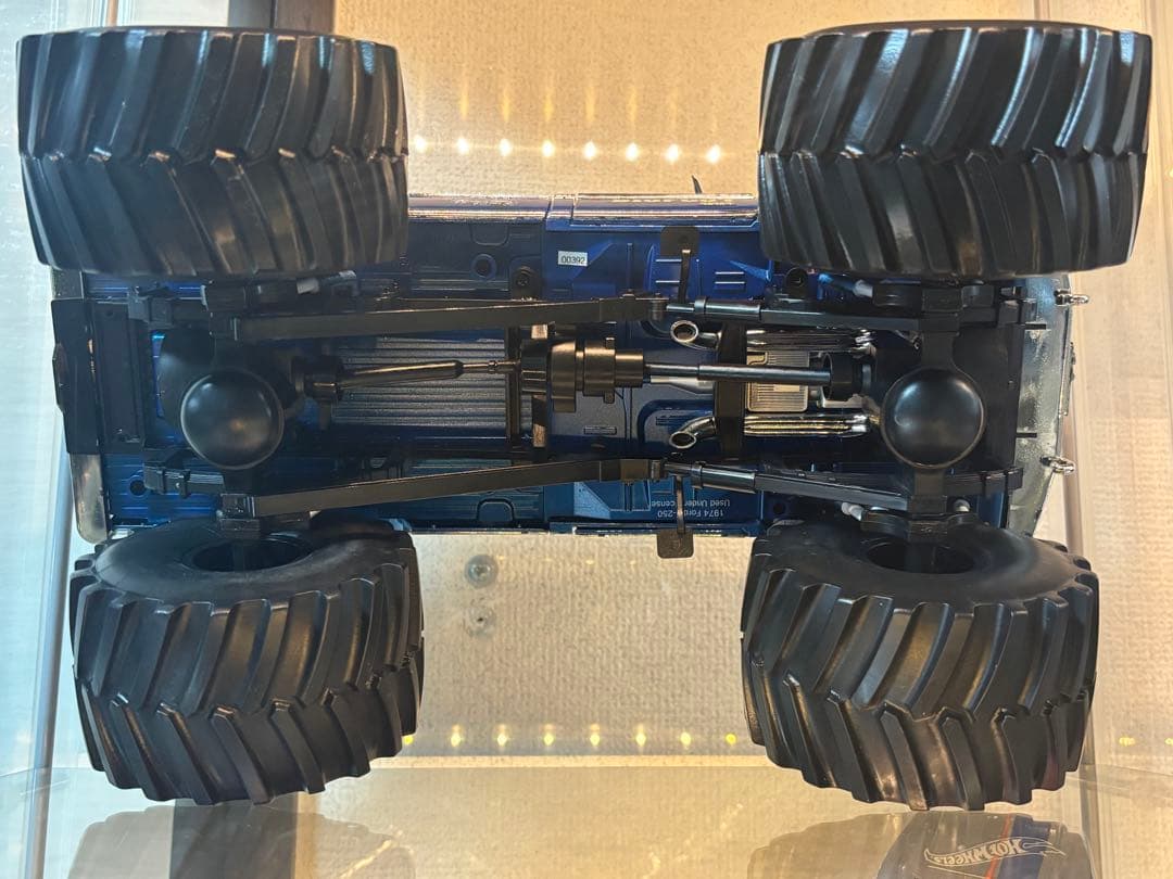 ビッグフット グリーンライト キングオブクランチ 1/18 ミニカー