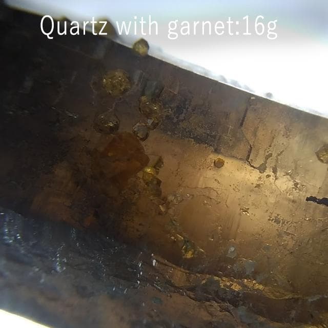 16g　スペサルタイト　煙水晶　ガーネット　母岩付き　共生鉱物　鉱物標本　水晶
