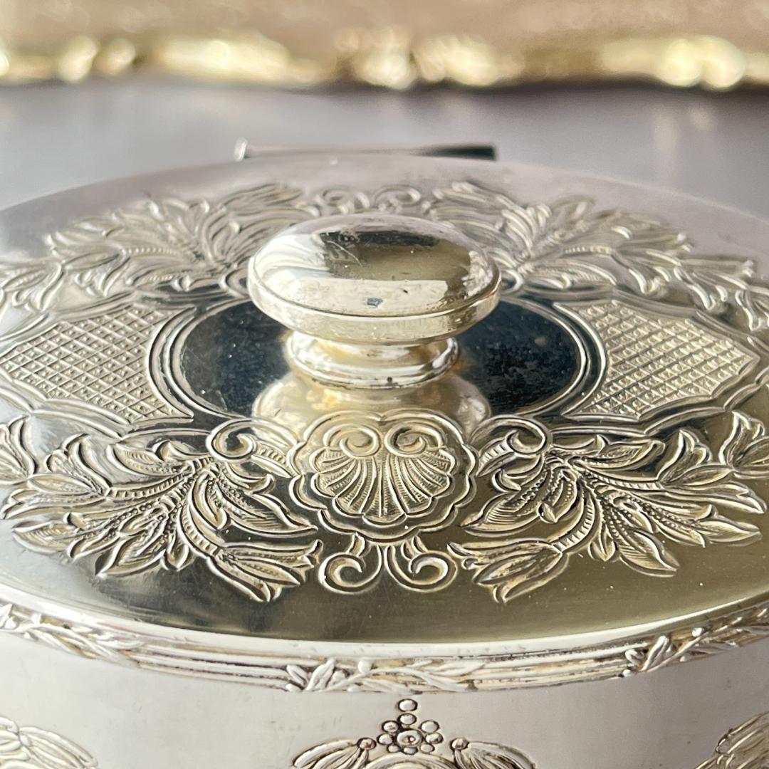 【Barker Ellis】美しいチェイシングのティーキャディー