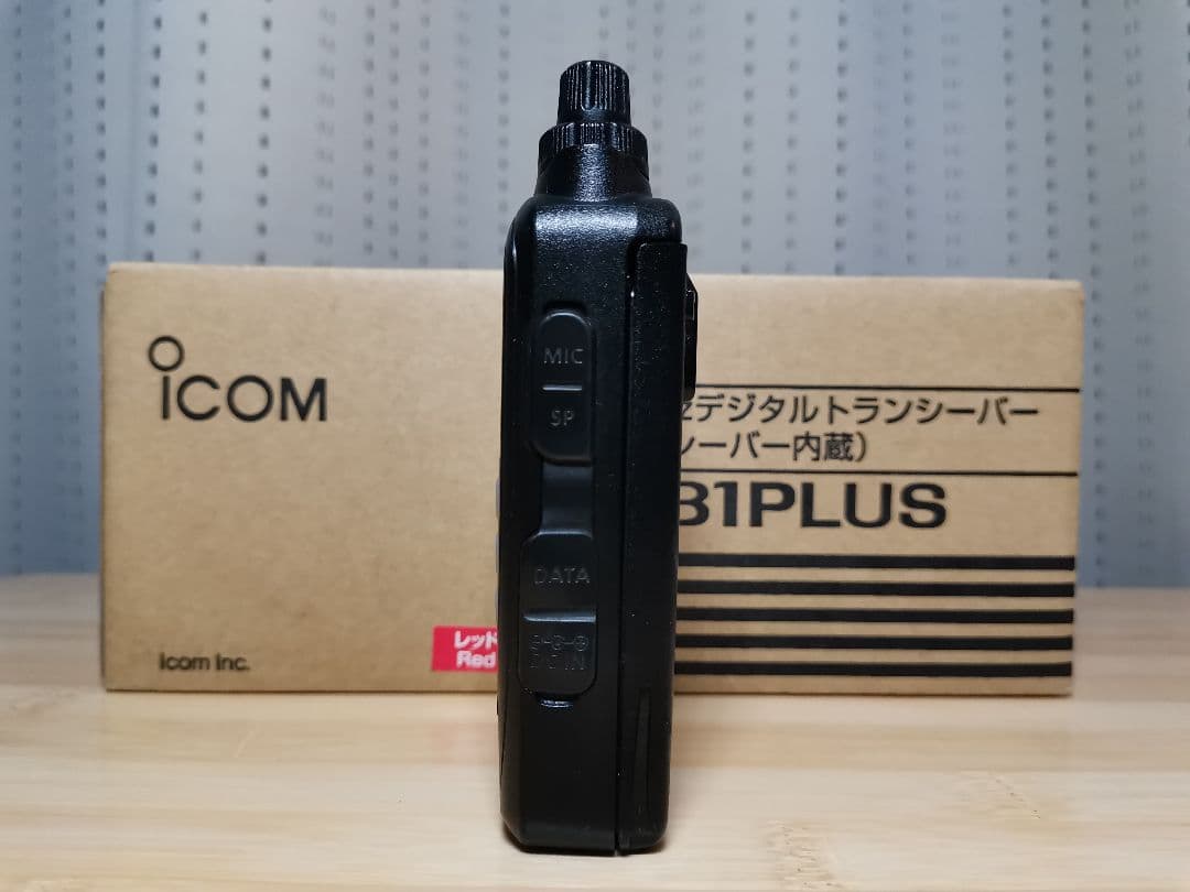【送料込み】希少アイコム ICOM ID-31PLUS（Red） オプション多数
