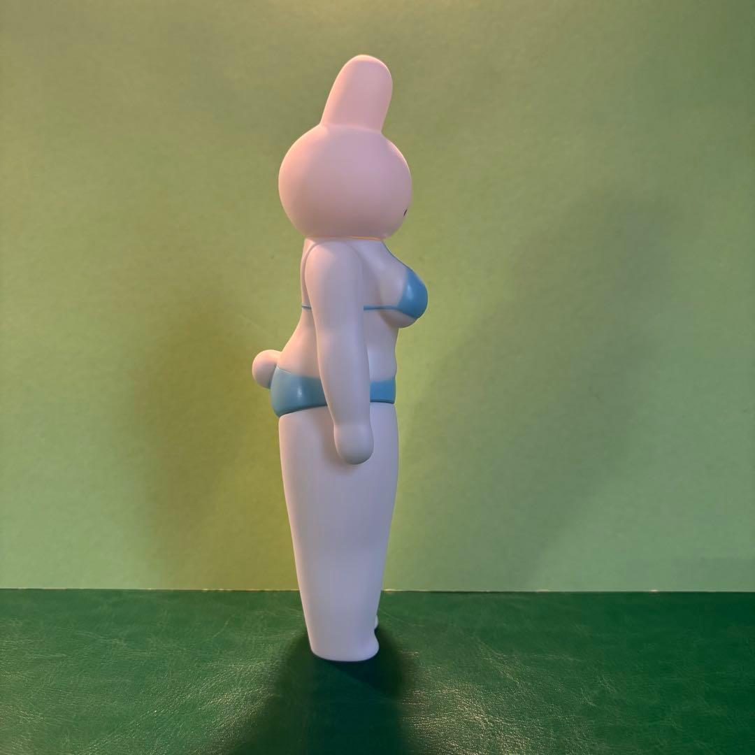 頓知気さきな　コンプライアンスうさぎ　ソフビ