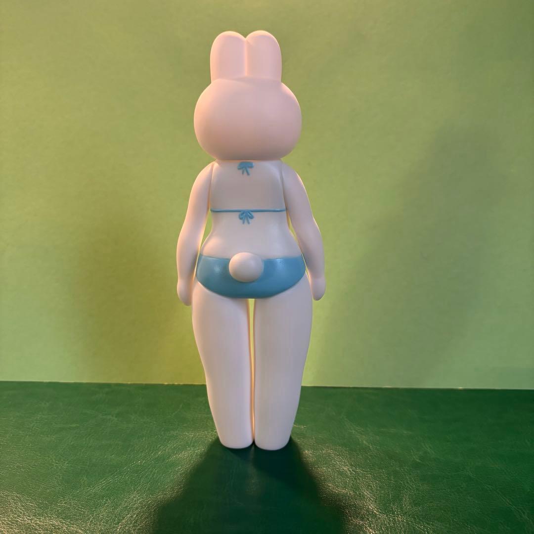頓知気さきな　コンプライアンスうさぎ　ソフビ
