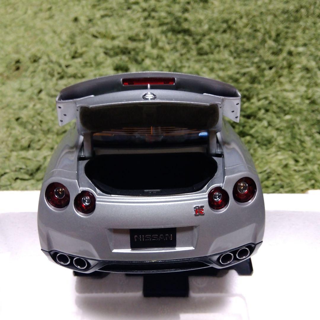 京商 日産 GTR R35 プレミアムエディション 1/18　ミニカー