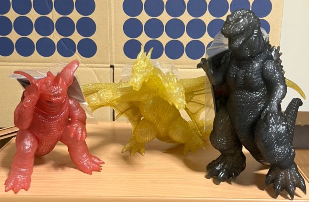 バンダイソフビ　ゴジラ　2002キングギドラ　バラゴン　劇場限定版　3体