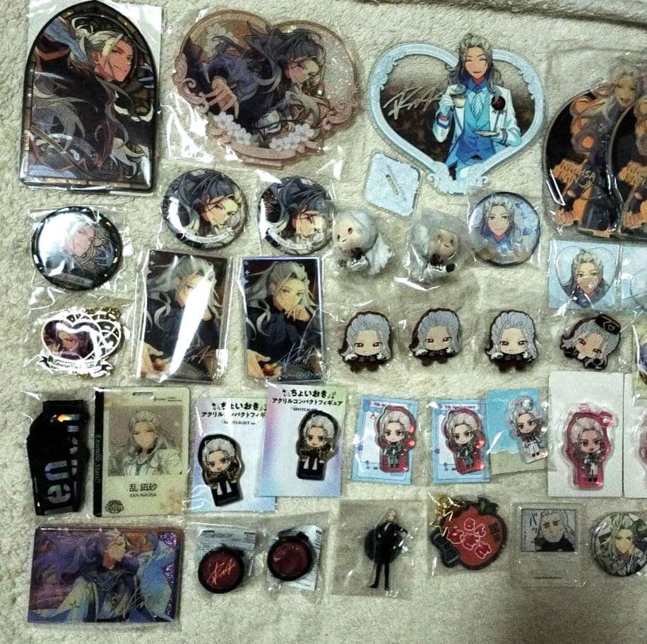 あんスタ　乱　凪砂　セット　缶バ　アクスタ　アクキー　中国