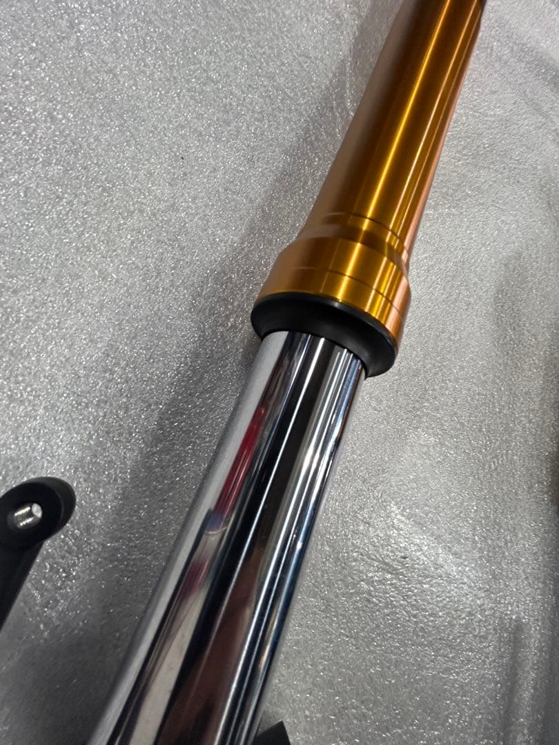 YAMAHA XSR900 2022〜ゴールド フロントフォーク