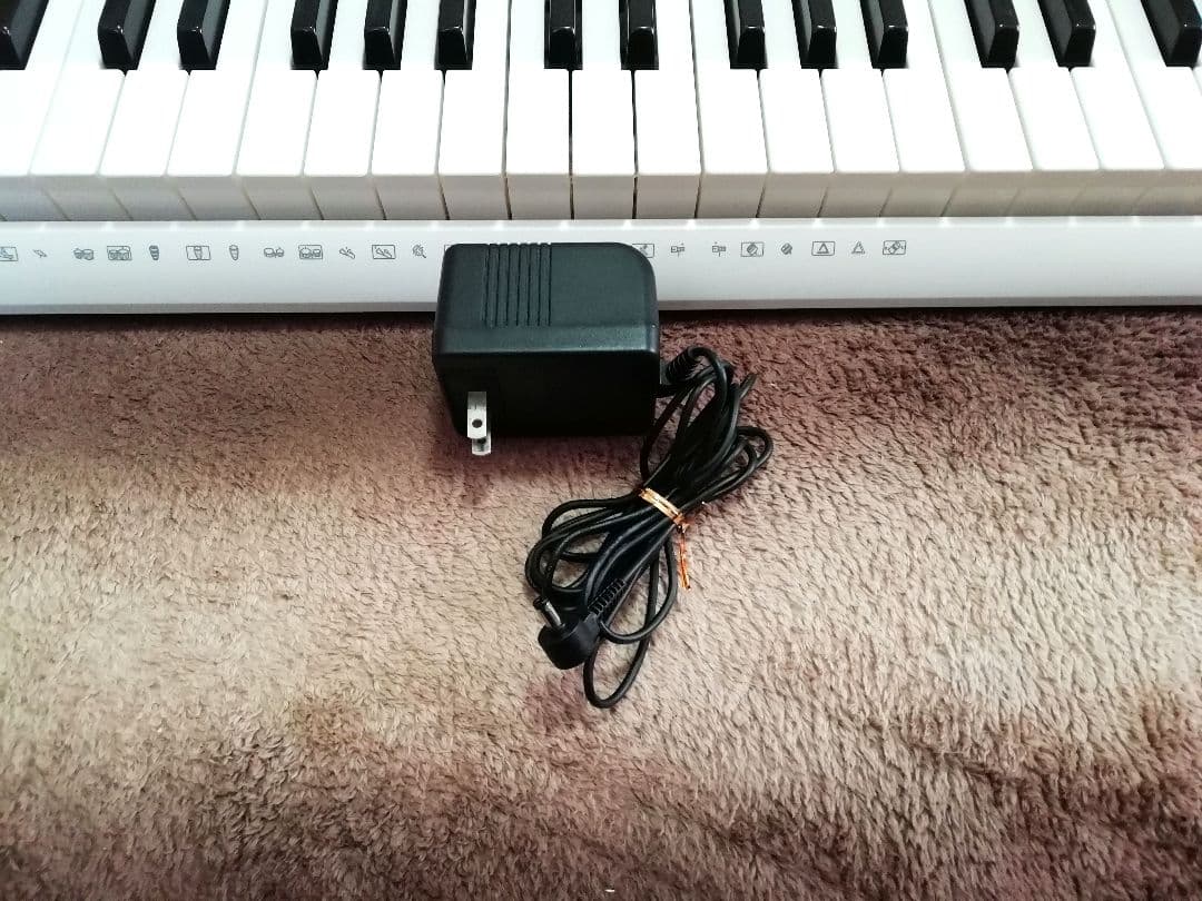 カシオトーンLK-218 型　ACアダプター付　動作確認済