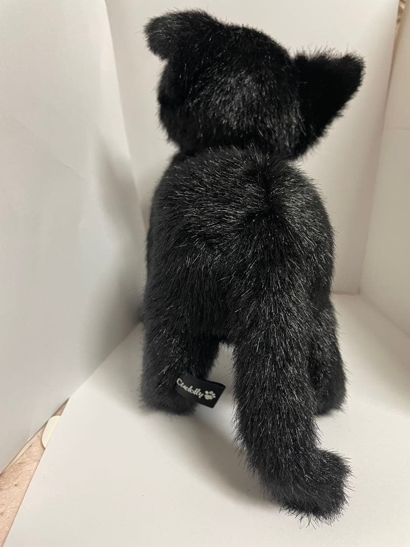 カドリー　黒猫のぬいぐるみ