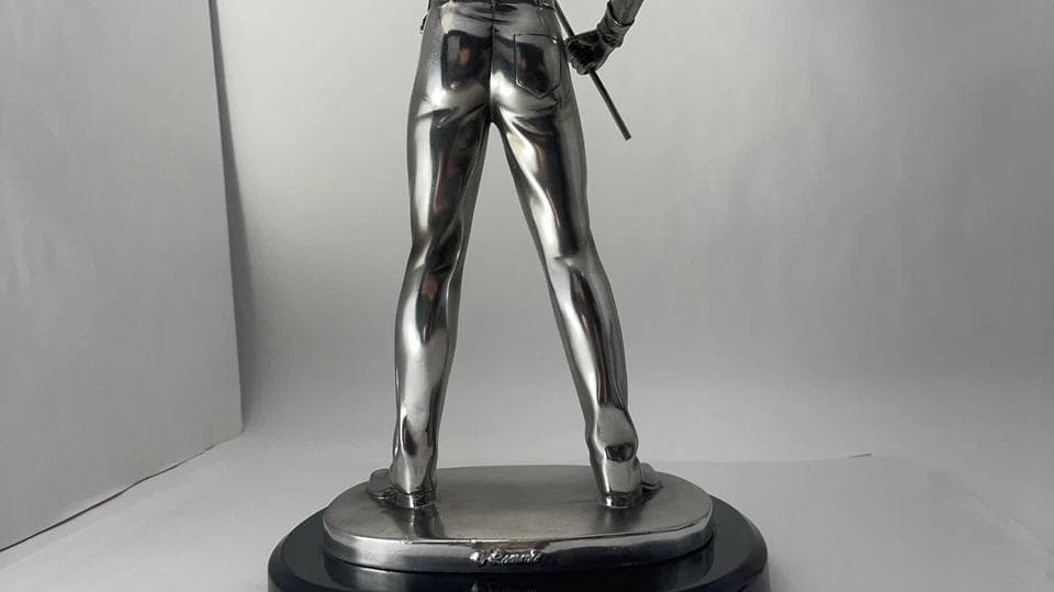 シルバードリームス　QUEEN　フレディマーキュリー　スタチュー