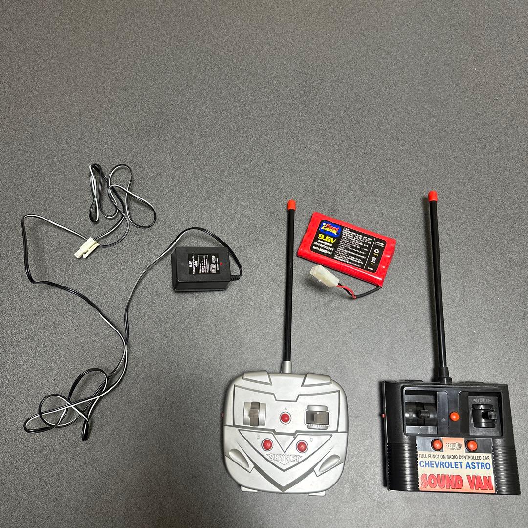 シボレーアストロ　& バニングハイエース　ラジコン2台セット　ジャンク