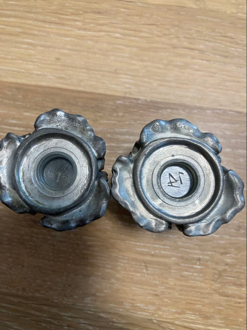 金属製 花形？　アンティーク雑貨 約185g