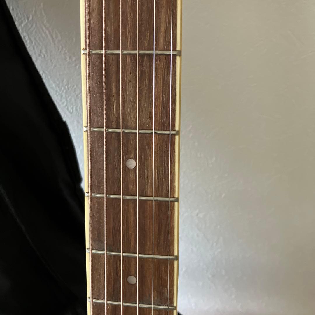 アコースティックギター ブラック ギターケース付き