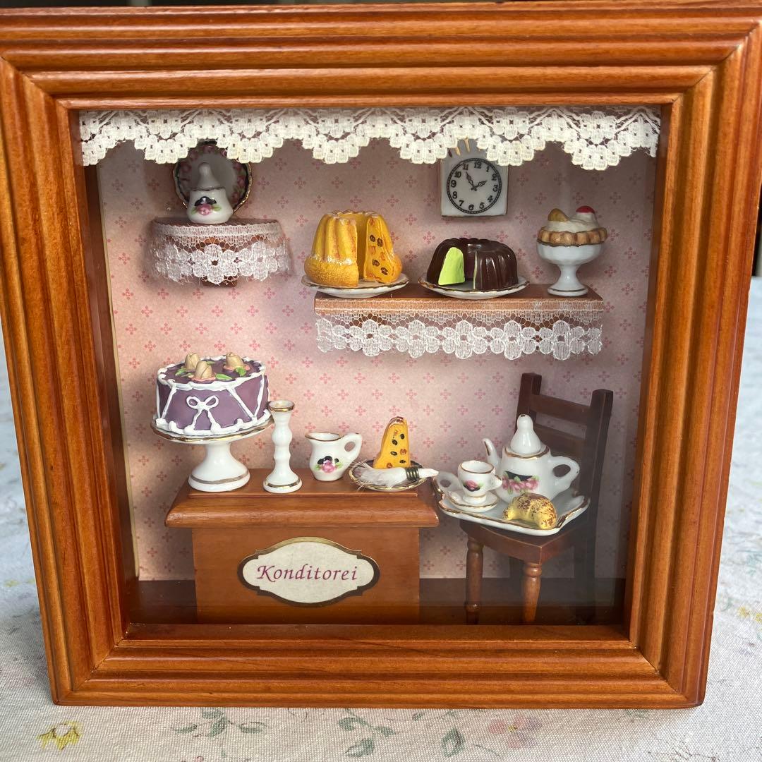 ククロフが可愛いケーキ屋さん ロイターポーセリン ドールハウス