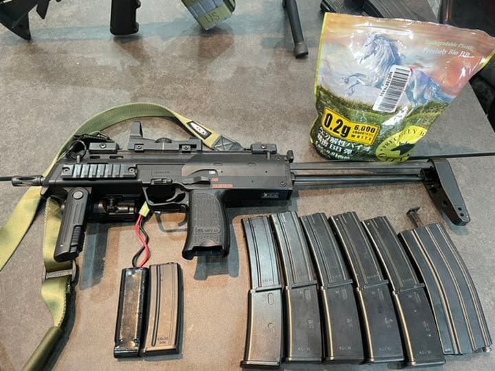 特別価格　東京マルイ　サバゲー銃　電動ガン　MP7A1