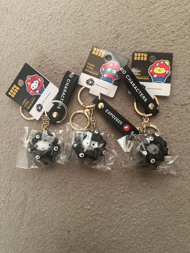 ミャクミャク　サンリオなりきり　EXPO 2025キーホルダー 黒