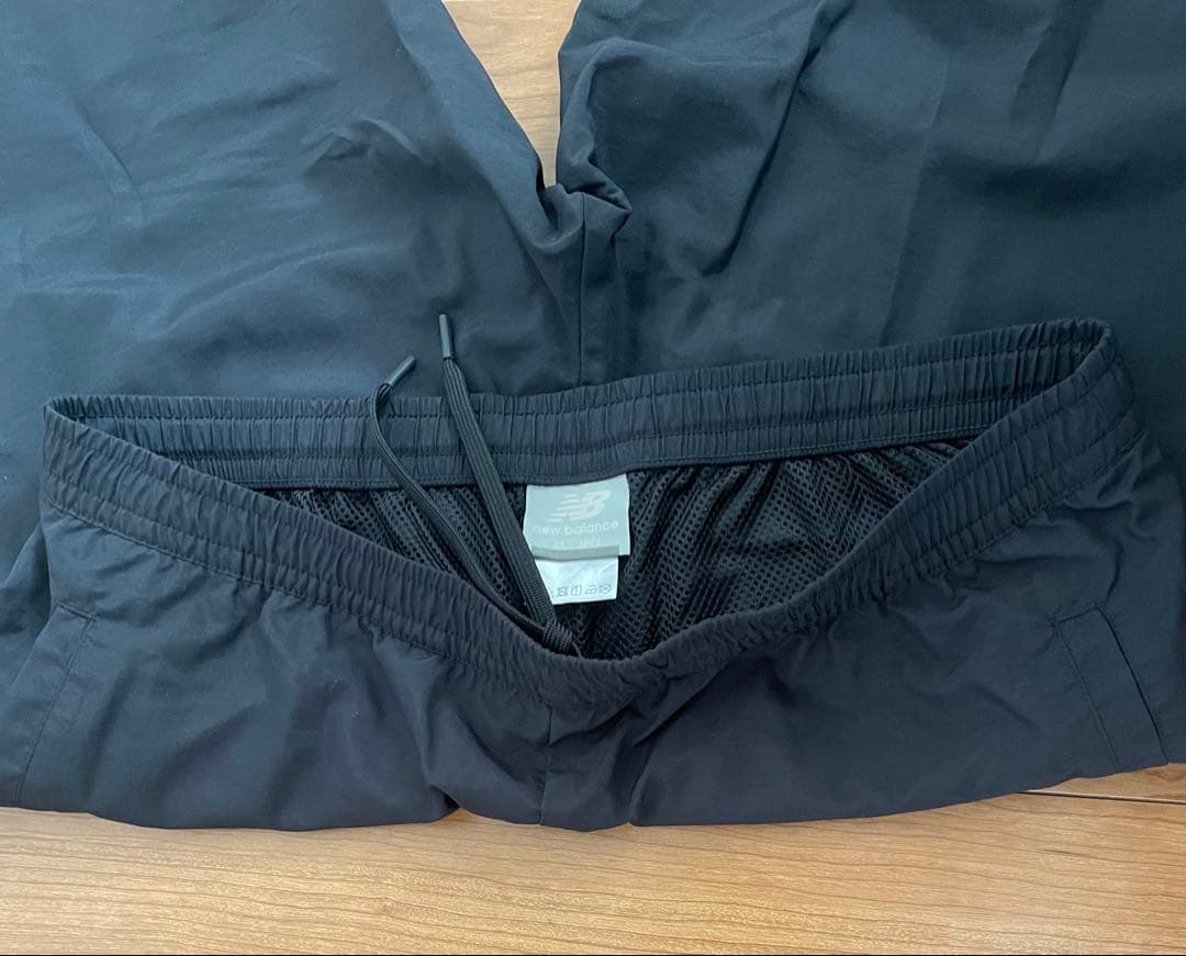 new balance ナイロンセットアップ ブラック/ホワイト　サイズXL