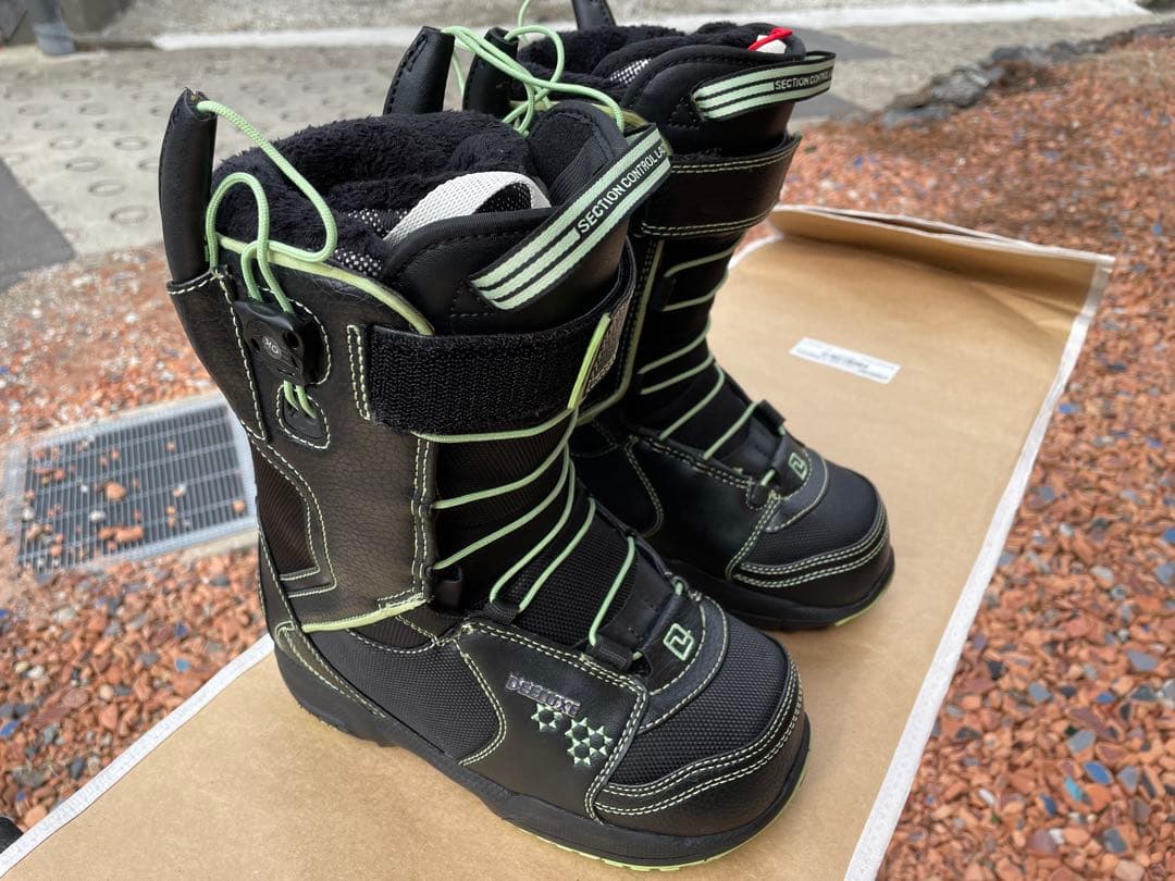 DEELUXE LARA STAGE 22.5cm ジュニア ブーツ