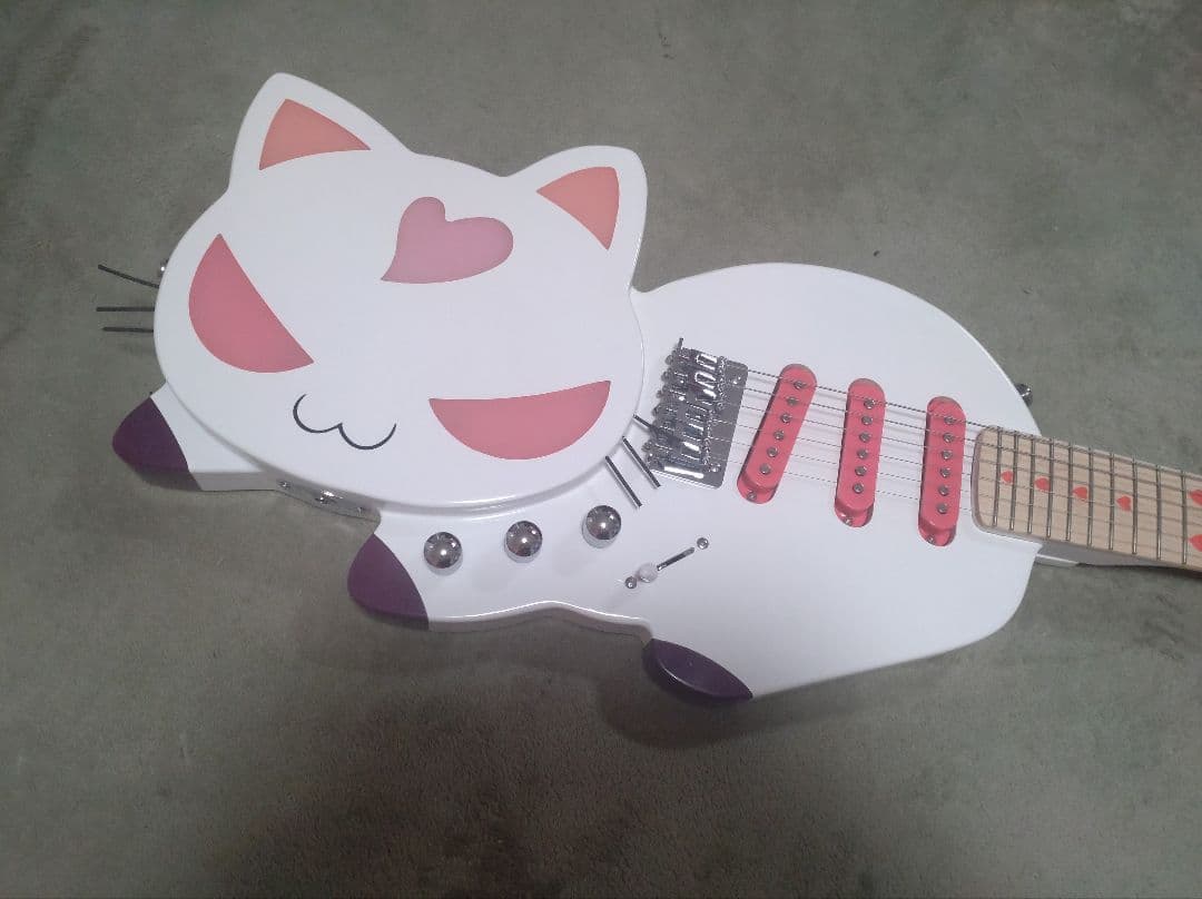 猫　エレキギター LED付き